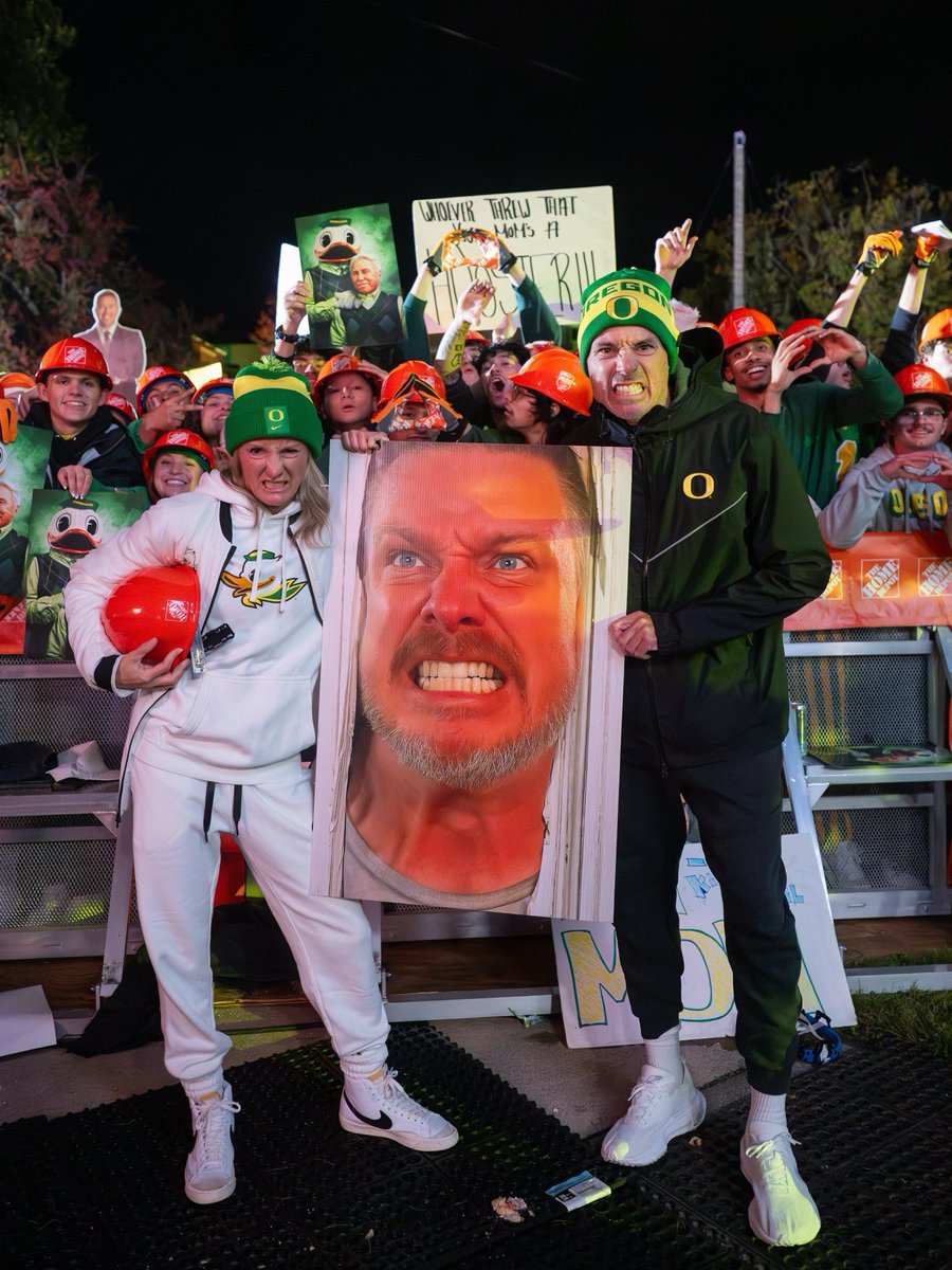 OregonTF's tweet image. Coaches came in clutch at College Game Day. #GoDucks