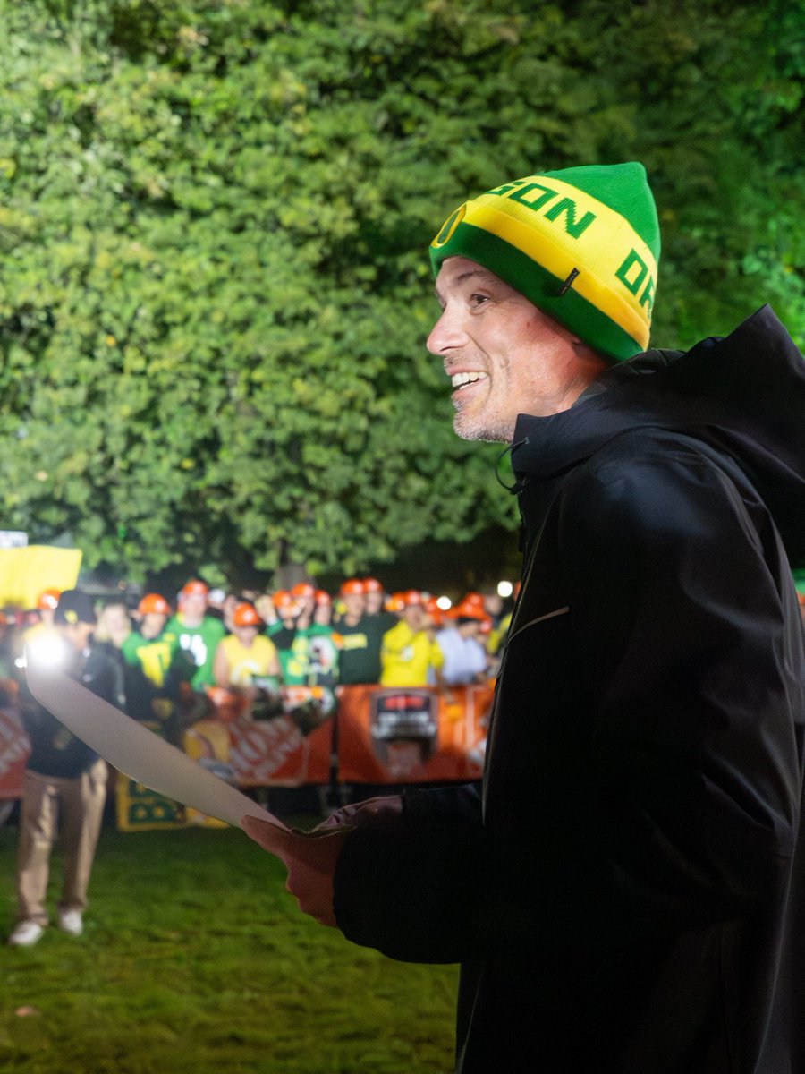 OregonTF's tweet image. Coaches came in clutch at College Game Day. #GoDucks