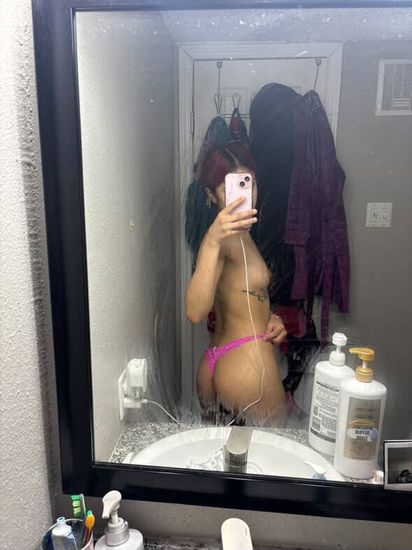 im not naming any names but theres sleepy girl tht rly wnts her panties pulled to the side rn..