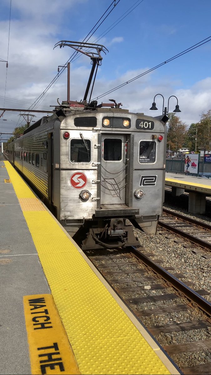 DanielElevators's tweet photo. SEPTA #401 Penn Central Heritage Unit At North Wales PA https://t.co/3h8NPRAo6q