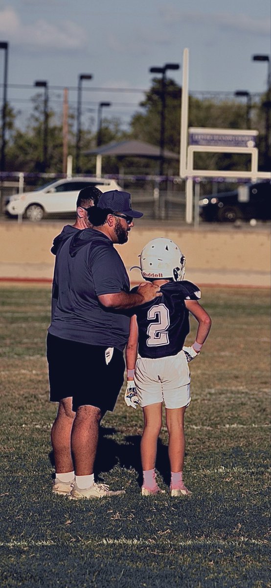 CoachMarreroFB's tweet image. Love coaching and being a Stockdale Brahma! 

Go Brahmas!🤘🏻

@BrahmaNation24

#JOBSNOTFINISHED 
@Tmobile
#Sweepstakes
#fn5gl