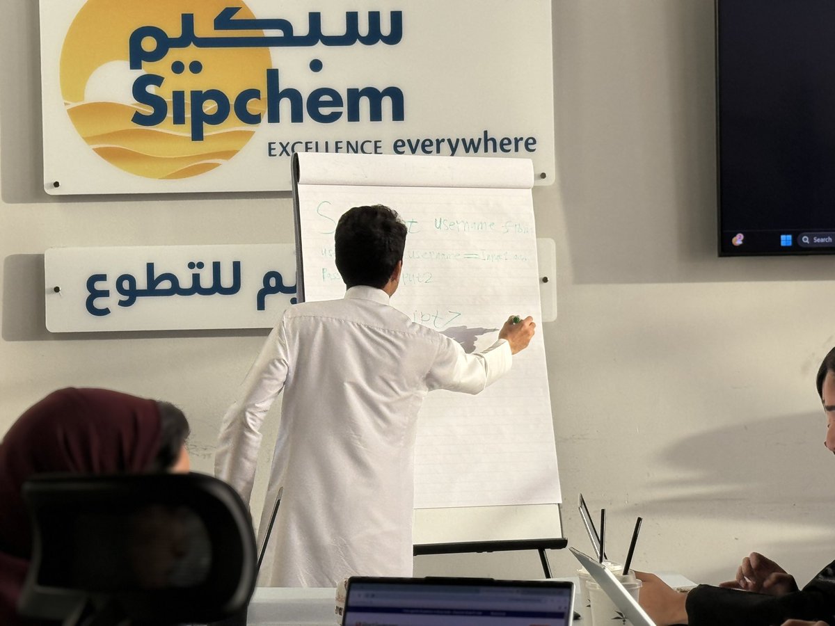 majal01_'s tweet photo. 🌐 اليوم الثاني والأخير من ورشة أمن الويب 🚀💻
كل لحظة هي فرصة للتعمق واستكشاف جوانب جديدة ومثيرة في عالم أمن الويب بتجارب عملية ملهمة 🛡️
شاركنا تجربتك، لقطة، أو فكرة تعلمتها خلال الورشة👇🏻
#خطوتك_الأولى_مع_مجال
#majal https://t.co/TYBkJirlVM