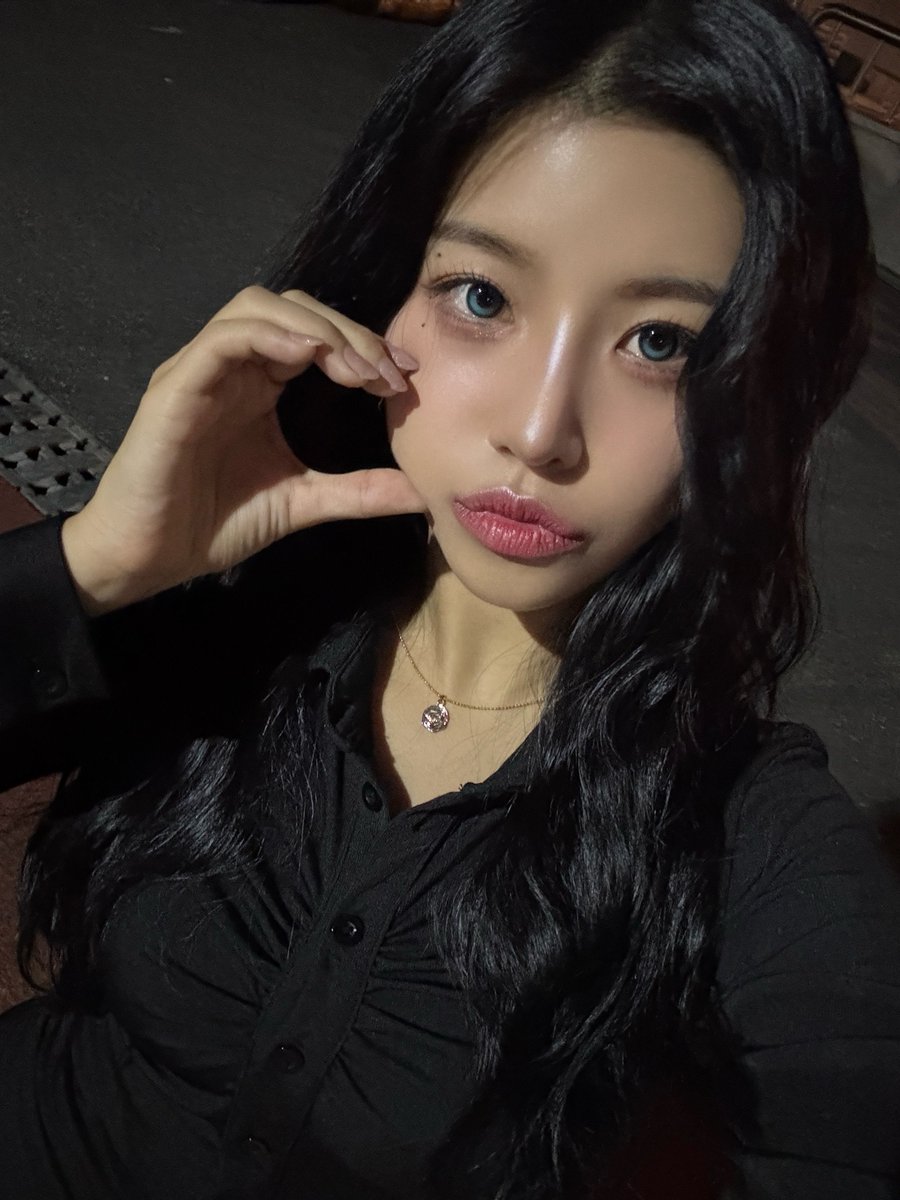 xingermany's tweet image. [🦦-📸] ESHA Plus Chat Update

- Hattet ihr schöne Feiertage, Ready~???❤️❤️ Habt ihr alle Songpyeon gegessen???? Wollt ihr ein paar meiner Reiskuchen??🍡🍡

#XIN #엑신 
#ESHA #이샤