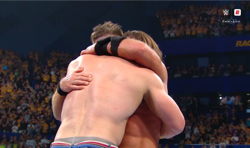 reigns_era's tweet image. RESPECT FROM TWO LEGENDS.