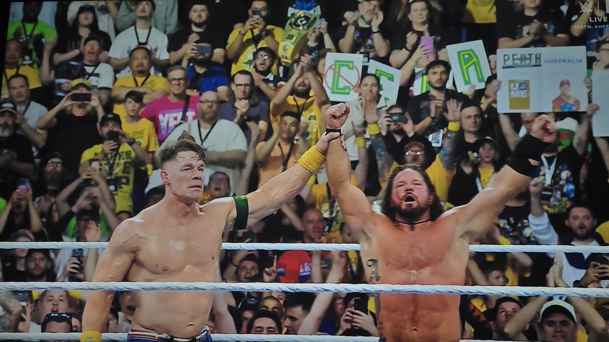andrepseudo's tweet photo. Facilmente uma das melhores lutas que já vi na vida. Teve emoção, performance espetacular in-ring, crowd cumpriu seu papel. É por conta de lutas como essas que as pessoas se apaixonam pelo pro wrestling. #WWECrownJewel https://t.co/KnA6NEkPpy