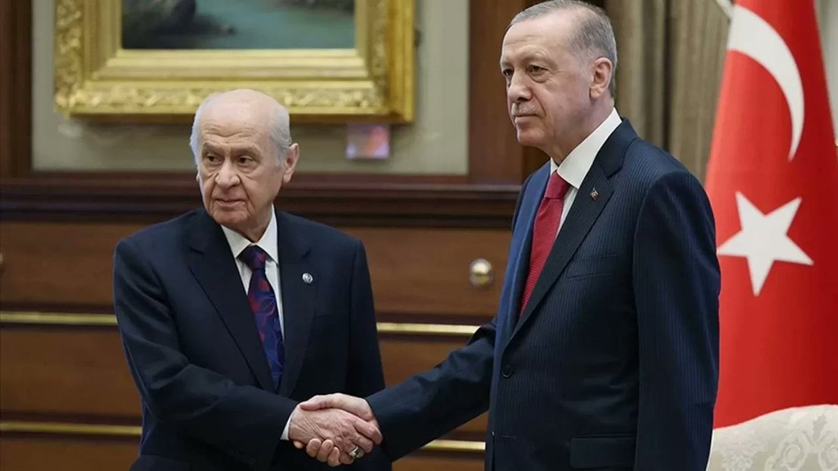 Cumhurbaşkanı Erdoğan’dan MHP Lideri Devlet Bahçeli’ye teşekkür: “Bu gönül dergâhı, kardeşliğimizin nişanıdır”

turkgun.com/gundem/cumhurb…

#DevletBahçeli' #Cum