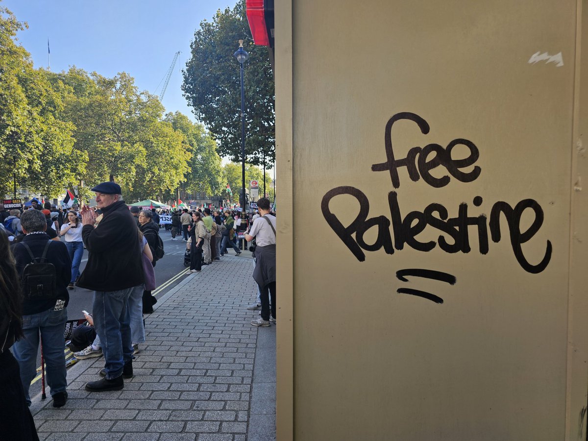 PSCupdates's tweet photo. London March for Palestine https://t.co/yDuOnTp9FV