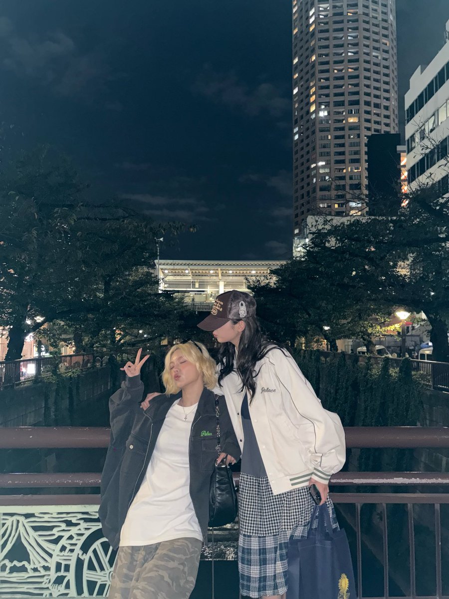 itzypopbase's tweet photo. ITZY’s Yeji on a date with Lia. https://t.co/qndeHpQq0U