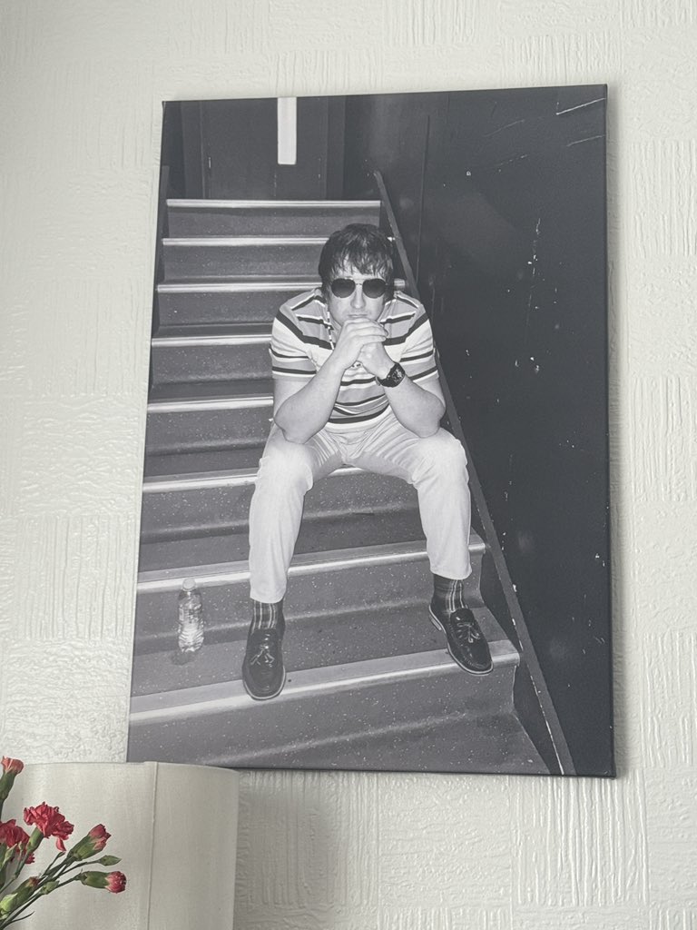 TaylorMod's tweet image. When mum said she had a new bit of art this was not what I was expecting 😂😂
“Oh that’s lovely mum”
Haha
