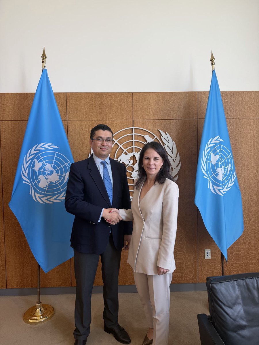 AmbLapasov's tweet image. Paid a courtesy call on H.E. Annalena Baerbock, @UN_PGA 
the 80th Session of the @UN General Assembly.
Expressed #Uzbekistan’s support for her vision “Better Together” to strengthen unity and multilateral cooperation.
#UNGA80 #Uzbekistan #BetterTogether
