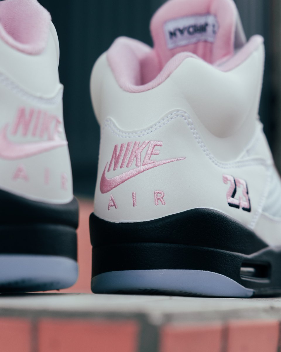 DTLRVILLA's tweet image. Pink never looked so good! The Retro #Jordan 5 &apos;Medium Soft Pink&apos; is now available in-store and online. 

Link to shop: bit.ly/4o4gDJh
