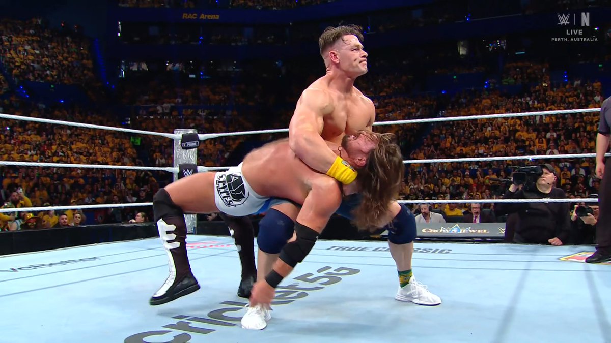 EliteClubS0B's tweet image. This was one of the GREATEST matches I’ve ever seen.
Matches like this are the reason why I love this pro wrestling shit.
⭐⭐⭐⭐⭐⭐⭐ Classic.
#WWECrownJewel