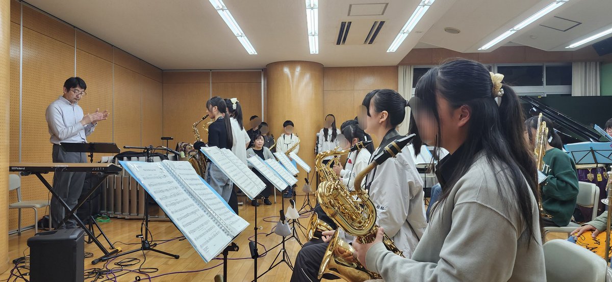 【SBB練習日誌】10/11(土)
こんばんは🌃サックスセクションSNS係です！今日はスチューデントジャズステージin銀座でSBB有志がジャズセッションを披露しました！
また今日の練習では明日の横浜ジャズプロムナードに向けてリハーサルをしました！10/12(日)12:00~12:40
横浜市役所アトリウム 入場無料