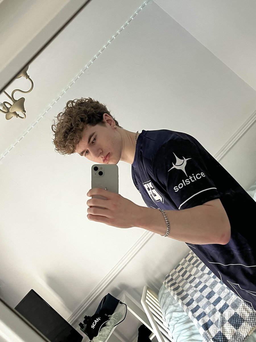 Got my <a href="/FraggingFriends/">FRG - Fragging Friends</a> jersey just in time for game day. Repping the <a href="/solsticepads/">Solstice</a> sponsorship too 🔥