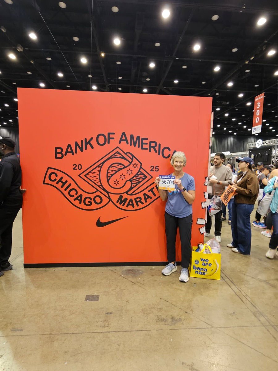 runcolfax's tweet image. Happy feet to all those running @ChiMarathon on Sunday. Special shoutout to Colfax Ambassador Maureen!
🏃🏻‍♀️‍➡️Where are you running this weekend?

#RunColfax #RunningCommunity #MarathonGoals #Training #Marathon #HalfMarathon