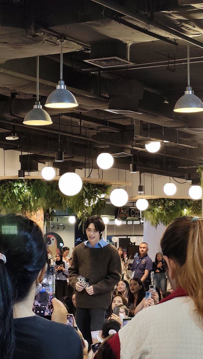 namnan_g's tweet image. สิ่งนี้มีน้ำตาจำนวนมหาศาล รักแรกของการเป็นติ่ง รักแรกของการเป็นสาววาย 🥺🐰 หายจากกันไป6ปีวันนี้มาหาแล้วนะ 🤍
WIN METAA FANIVAL FANSIGN
#METAA
#GMMTVFANIVALxWin
#winmetawin  @winmetawin