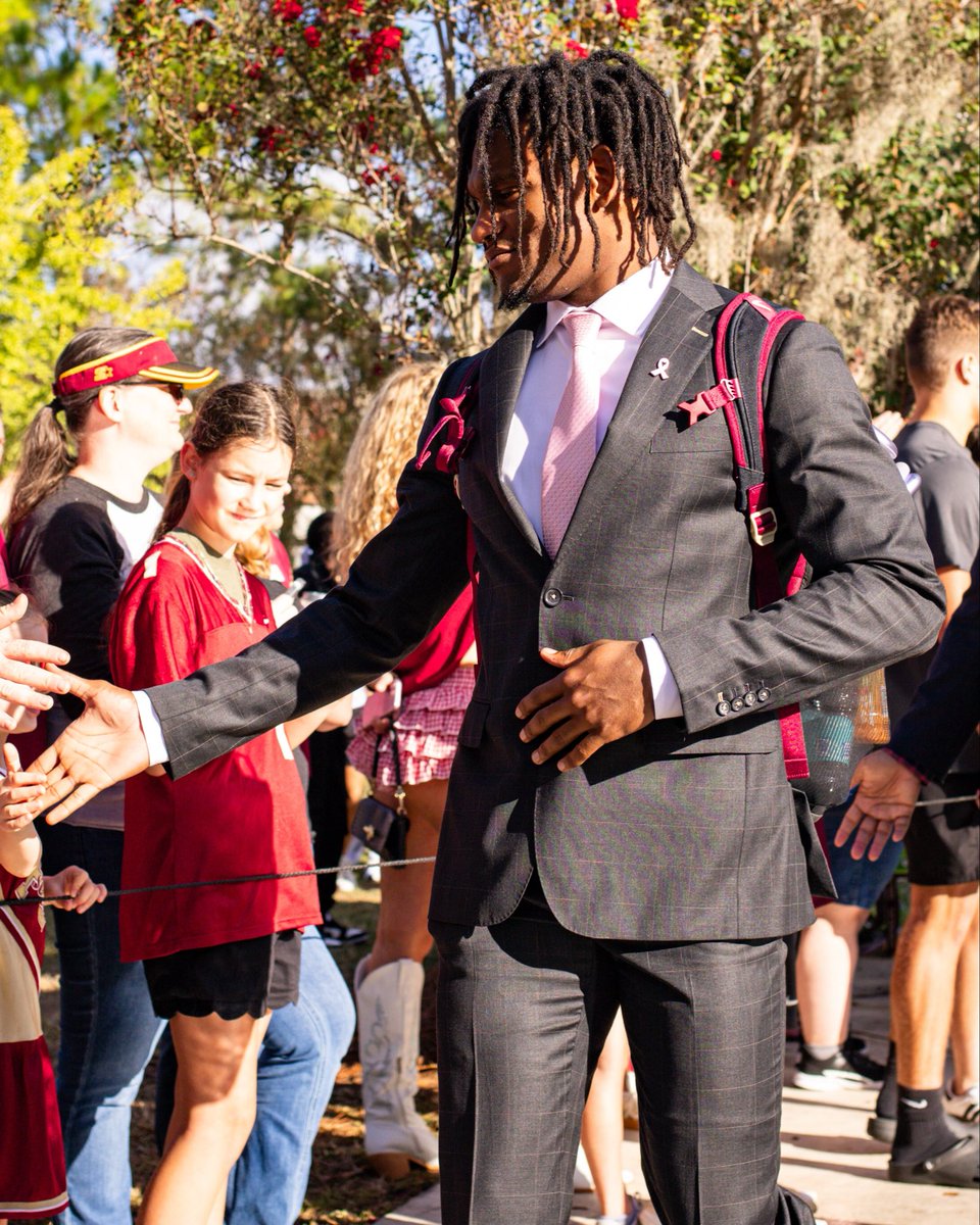 FSUFootball's tweet image. The fans were ready for a morning 𝓛𝓮𝓰𝓪𝓬𝔂 𝓦𝓪𝓵𝓴

#NoleFamily | #KeepCLIMBing