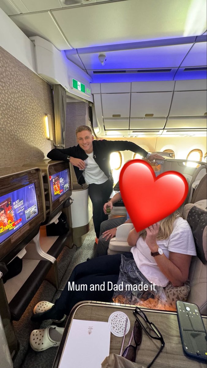 My life is too lit at the moment, too much content to post but nothing beats these moments. Family over everything.