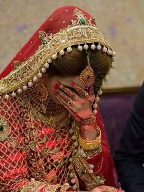 Satya_Yadav_739's tweet image. 📍सोशल मीडिया पर अजीबो गरीब मामला तेजी से वारयल हो रहा है।

एक शादी इसलिए टूट गई क्योकि दूल्हे दहेज न लेने से कर दिया मना।

दोनो परिवार भी खुशी थे और दोनों का एक-दूसरे के प्रति प्यार भी था लेकिन जब दूल्हे ने दहेज लेने से इनकार किया।

फिर लड़की के पिता ने रिश्ता तोड़ दिया, लड़की…