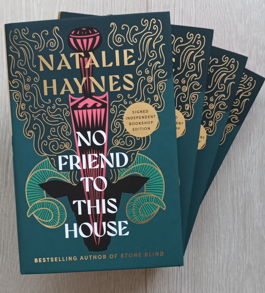 Biggreenbooks's tweet photo. SPECIAL SIGNED INDIE BOOKSHOP editions of "No Friend To This House", the new novel by the brilliant Natalie Haynes @officialnhaynes
 
Sprayed edges, signed and very special indeed!

You can order a copy HERE!
https://t.co/8no1ZhMTbw https://t.co/tT0nrPvcik