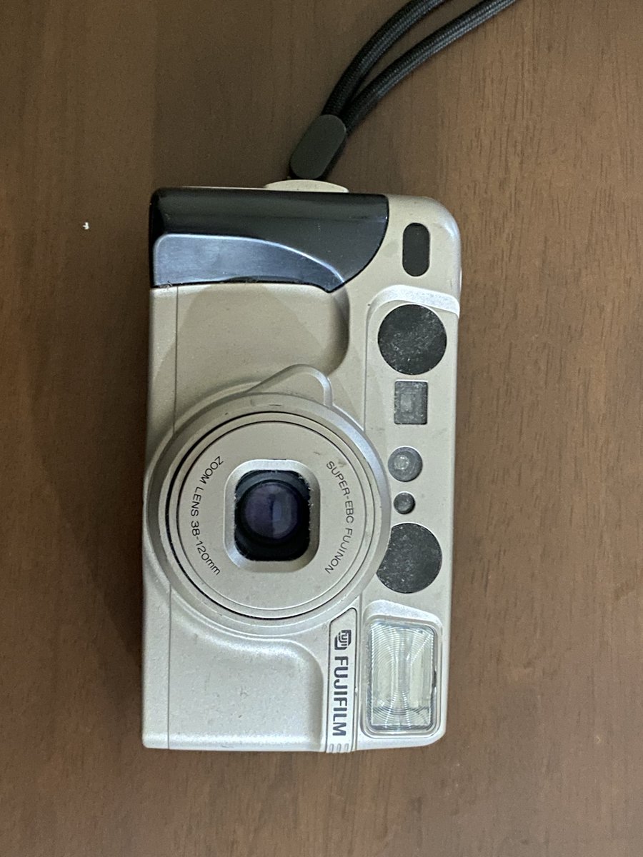 sooyippe's tweet photo. ส่งต่อกล้องฟิล์ม📷🗯️
fujifilm zoom cardia super 320 
ส่งต่อ650฿ รวมส่ง
-กล้องระบบออโต้
-ใช้ถ่าน CR123A 
-ฟิล์ม 35 mm
-มีโหมดpanorama
ถ่ายออกมาคมชัดมาก สวยมากๆ ขอดูรูปสอบถามเพิ่มเติม ทักมาได้เลยค่ะ☺️⭐️
#ส่งต่อกล้องฟิล์ม #ส่งต่อกล้องมือสอง #กล้องฟิล์ม #กล้องฟิล์มมือสอง https://t.co/O6Mzf8z1Mn