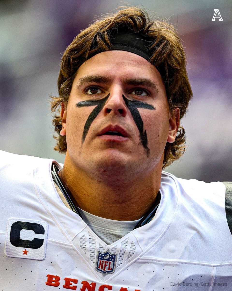 DMRussini's tweet image. 49ers GM John Lynch says the team is exploring trade options on the pass rusher market ahead of the trade deadline.
I expect them to check in on the availability of Cincinnati’s Trey Hendrickson: nytimes.com/athletic/67069…