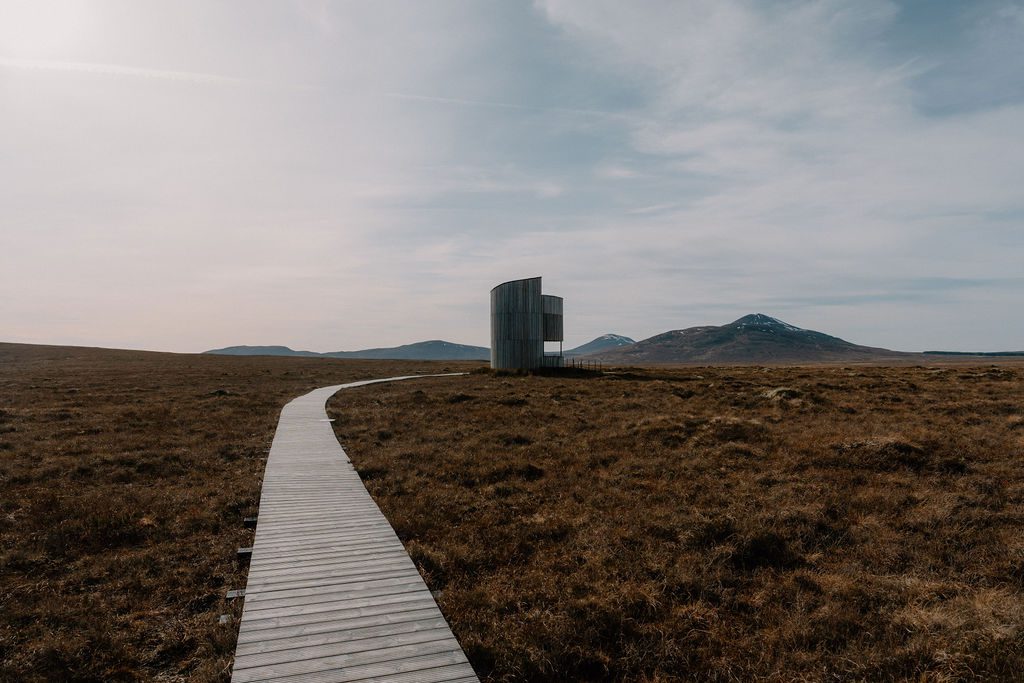 I spent baby's naptime today going through edits for my upcoming 3LBE story. It's about a sleep-deprived hitman going slowly insane on an interminable car chase across Scotland, and I can't wait for you all to read it!

And, yes, it has a bog in it :) 💚