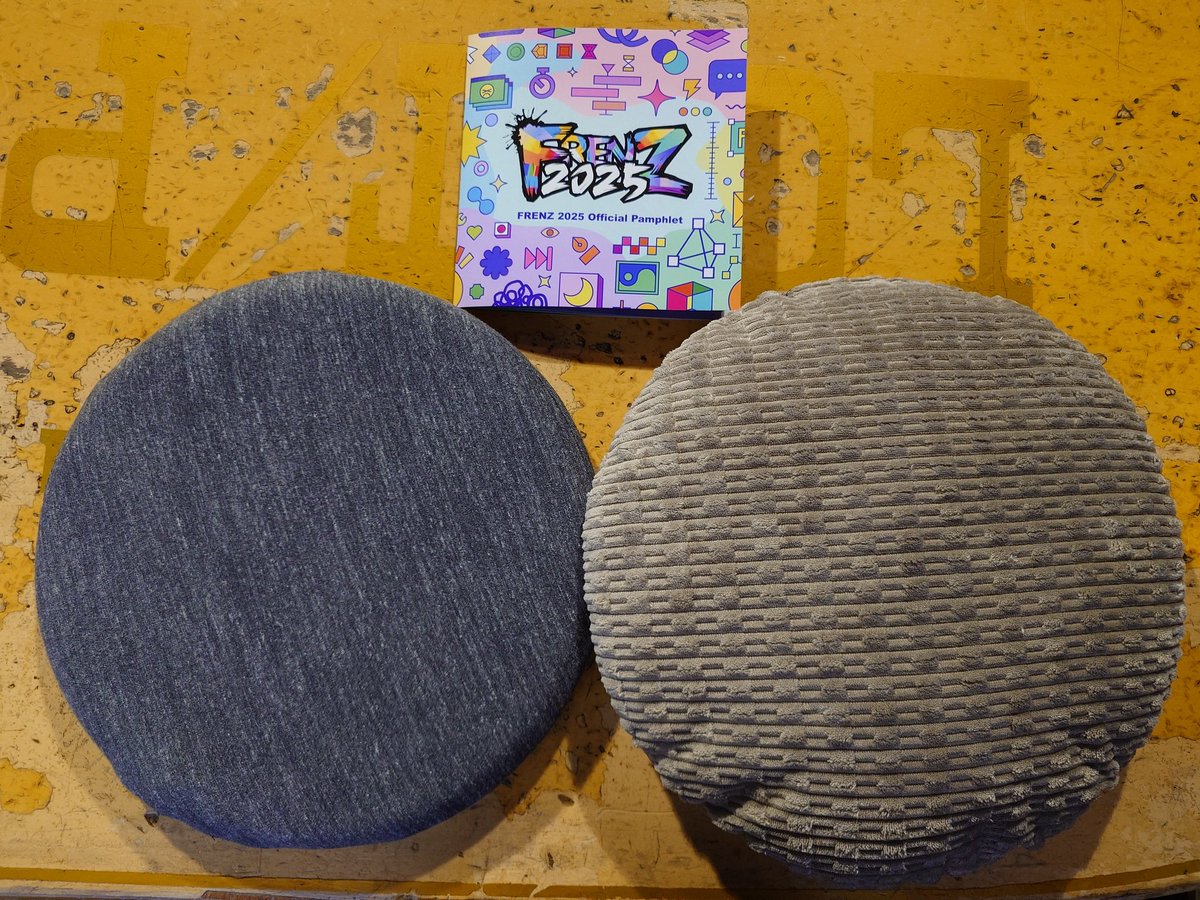 【拡散希望】FRENZ 2025での忘れ物です！

2日目深夜の部の閉会まではFRENZで預かります、その後はロフトプラスワンさんにお預けします。

そんなに長くは預かっていただけないかとは思いますので、お気づき次第ロフトプラスワンさんにお電話を！

#FRENZ_JP