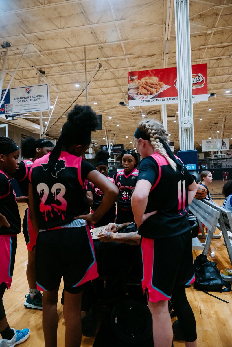 iplayprimetime's tweet image. Them : “Where were you last weekend?”
Us: “I was hooping with Primetime🤷‍♂️” 

#primetime #bball #hoops #youthsports