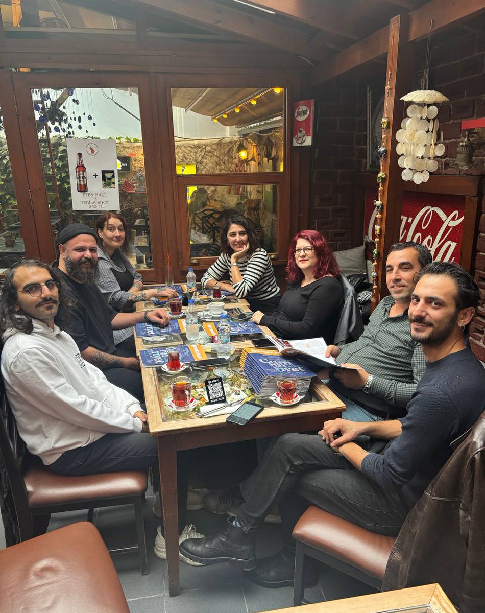 🚩 Bugün #Ortaklaşa dergisinin ilk sayısını tartışmak için Bakırköy'de bir araya geldik.

📞 Dergiye ulaşmak için: 05461909097