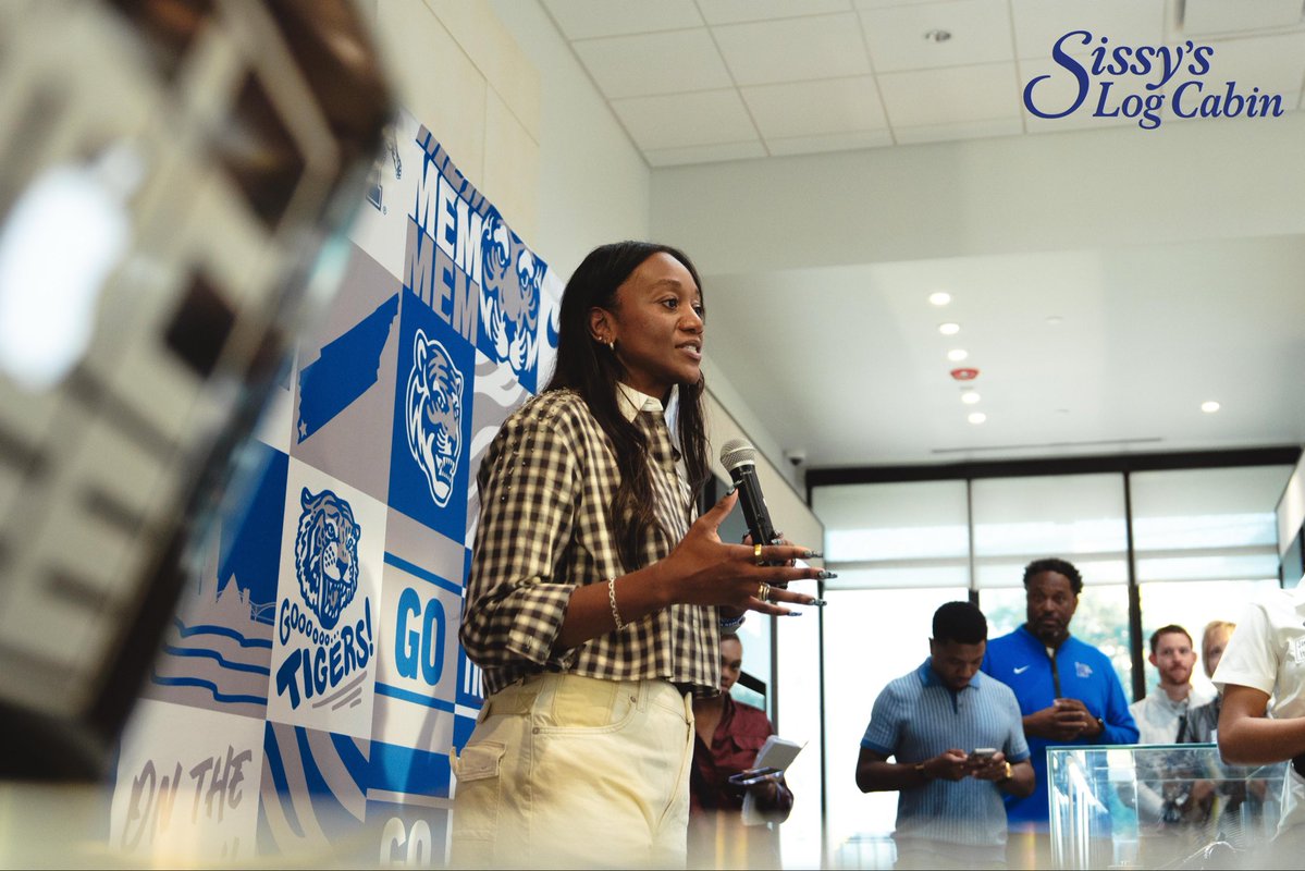 MemphisWBB's tweet image. Hoops and Diamonds 💎 

Another successful season tip-off event at @sissyslogcabin 👏