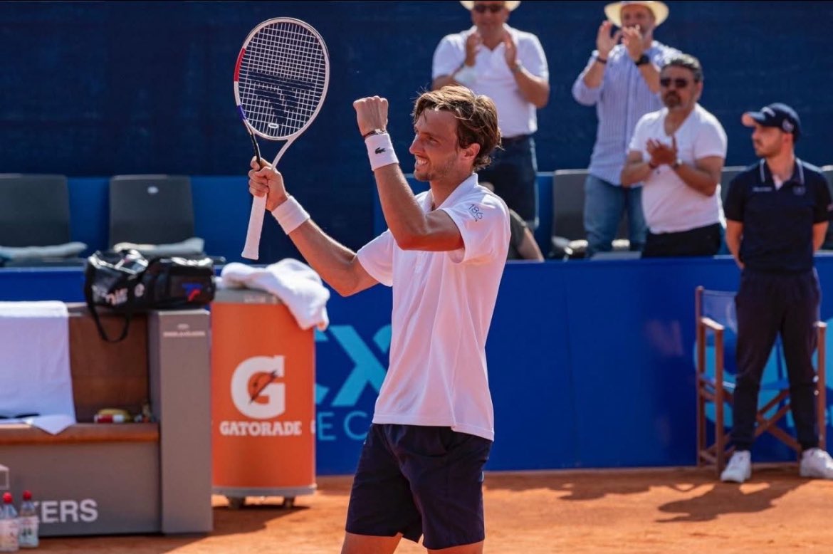 🔥 HISTORIQUE  ! 🔥

Arthur Rinderknech, licencié au TCBB vient de battre Daniil Medvedev (4‑6, 6‑2, 6‑4) en demi-finale du Masters 1000 ! Avec cette victoire, Arthur signe sa quatrième victoire consécutive contre un joueur du Top 20 mondial. 💪🎾

À 30 ans, il disputera la plus