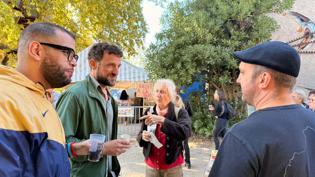 JaMounir's tweet photo. Avec Julien, aux côtés des MJC de #Pau et de l’asso des usagers de la Pépinière, pour défendre l’éducation populaire.
Ces structures sont vitales pour nos quartiers et menacées par la baisse des subventions.
@Ville_Pau et Département 64 il est temps de débloquer les financements. https://t.co/oHVOgWu8l8