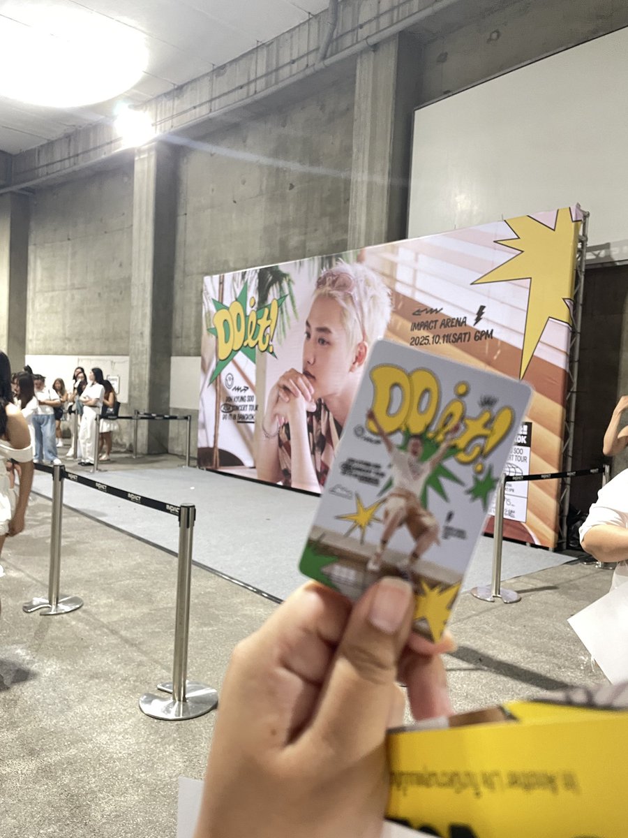 Popcorn_pks's tweet photo. ความรักข้างเดียวตลอดครึ่งชีวิตของฉัน
กำลังร้องเพลงอย่างมีความสุขอยู่บนเวทีนั้น

#DOHKYUNGSOO
#DOit_inBANGKOK https://t.co/tYodHSO8z9
