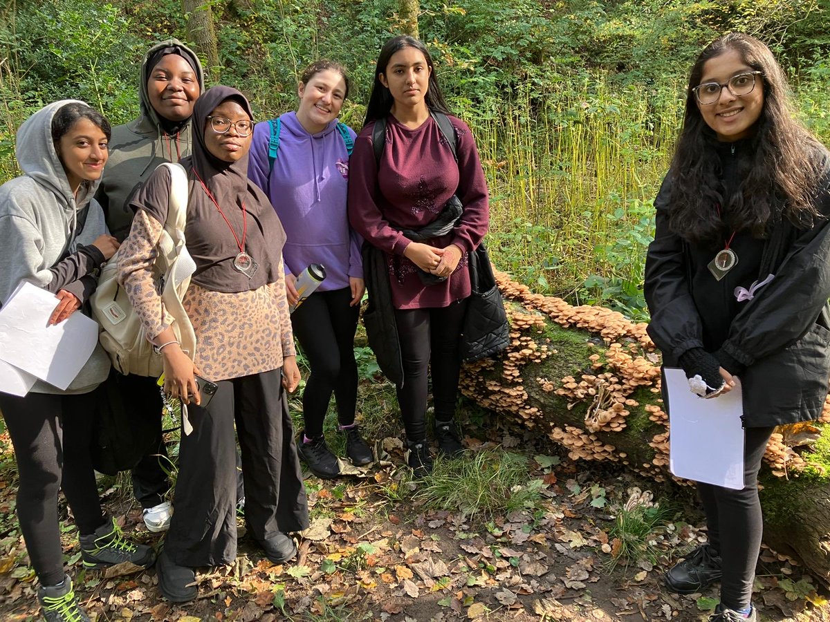 SharplesSchool's tweet photo. Y9 students had a great morning on their @DofE taster walk! ☀️ @SharplesDofE https://t.co/Pdbj1Tw6NM