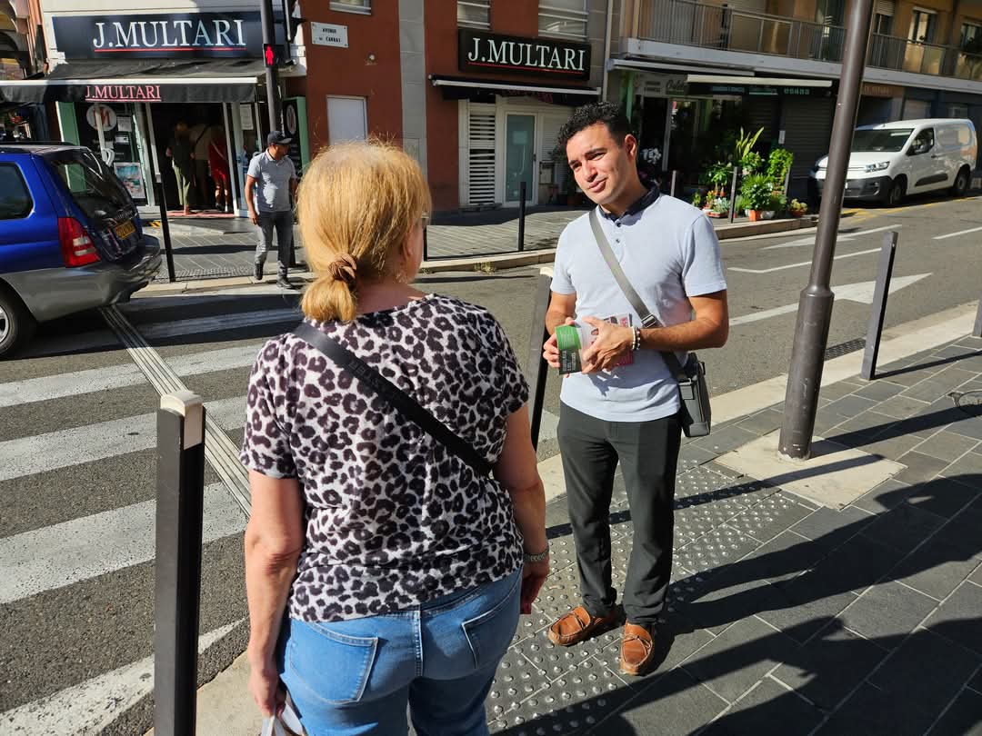 UnisPourNice's tweet photo. Les écologistes, communistes et socialistes à la rencontre des Niçois pour leur présenter la liste "Unis pour Nice" 🔴🟢
#municipales2026 #Nice #Carras https://t.co/SLnz2lk3rA