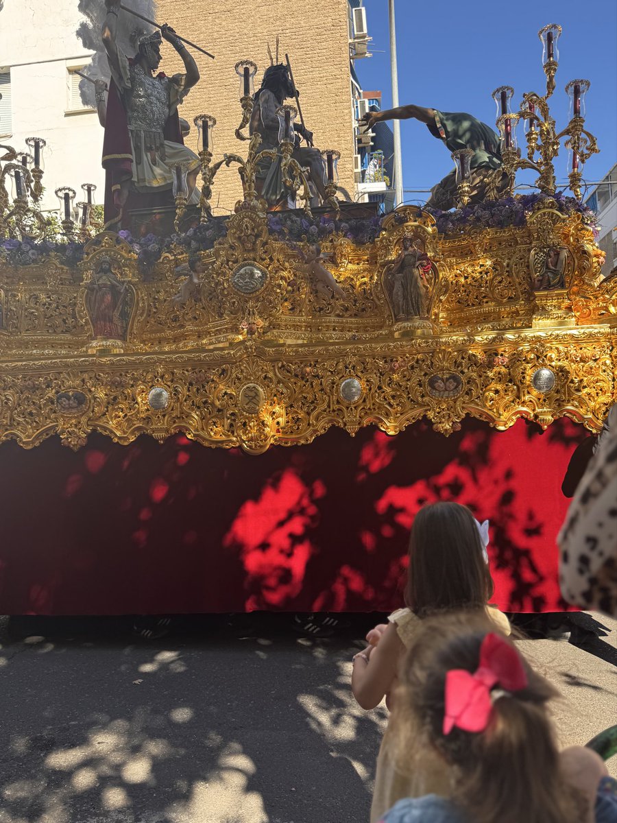 #𝑪𝒐𝒓𝒐𝒏𝒂𝒄𝒊𝒐𝒏𝑽𝑪𝑴𝒂𝒈𝒏𝒐𝑪𝑶𝑹 | 16:13 | La devoción de un barrio… Últimos metros de la calle Doctor Manuel Villegas.

#MagnoVCOR25
#MagnoViaCrucis
#Cordoba