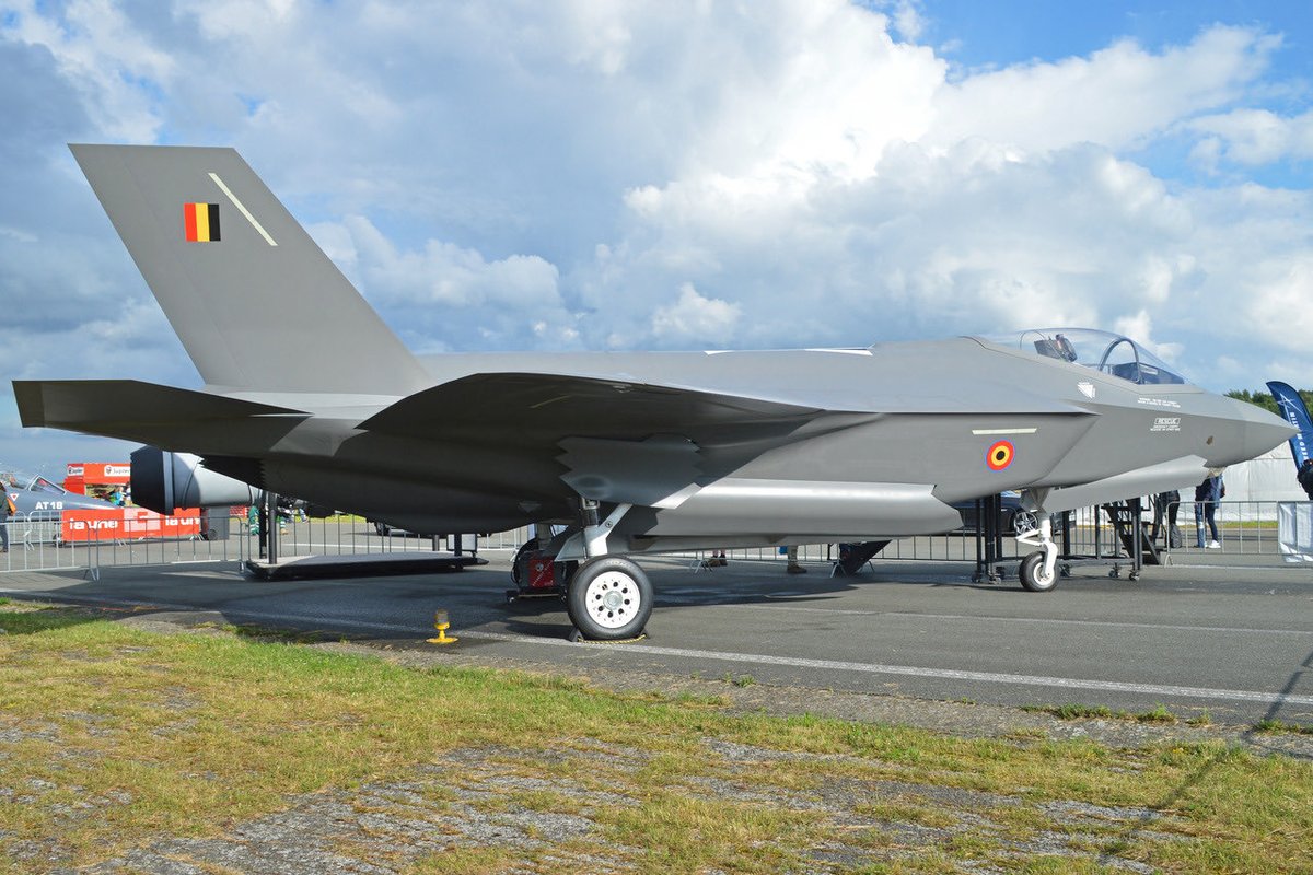 victoriaslog's tweet image. Belgium will start sending F-16s to Ukraine right after it begins receiving F-35s from the US, around this Monday.

Belgium promised to send about 30 falcons.