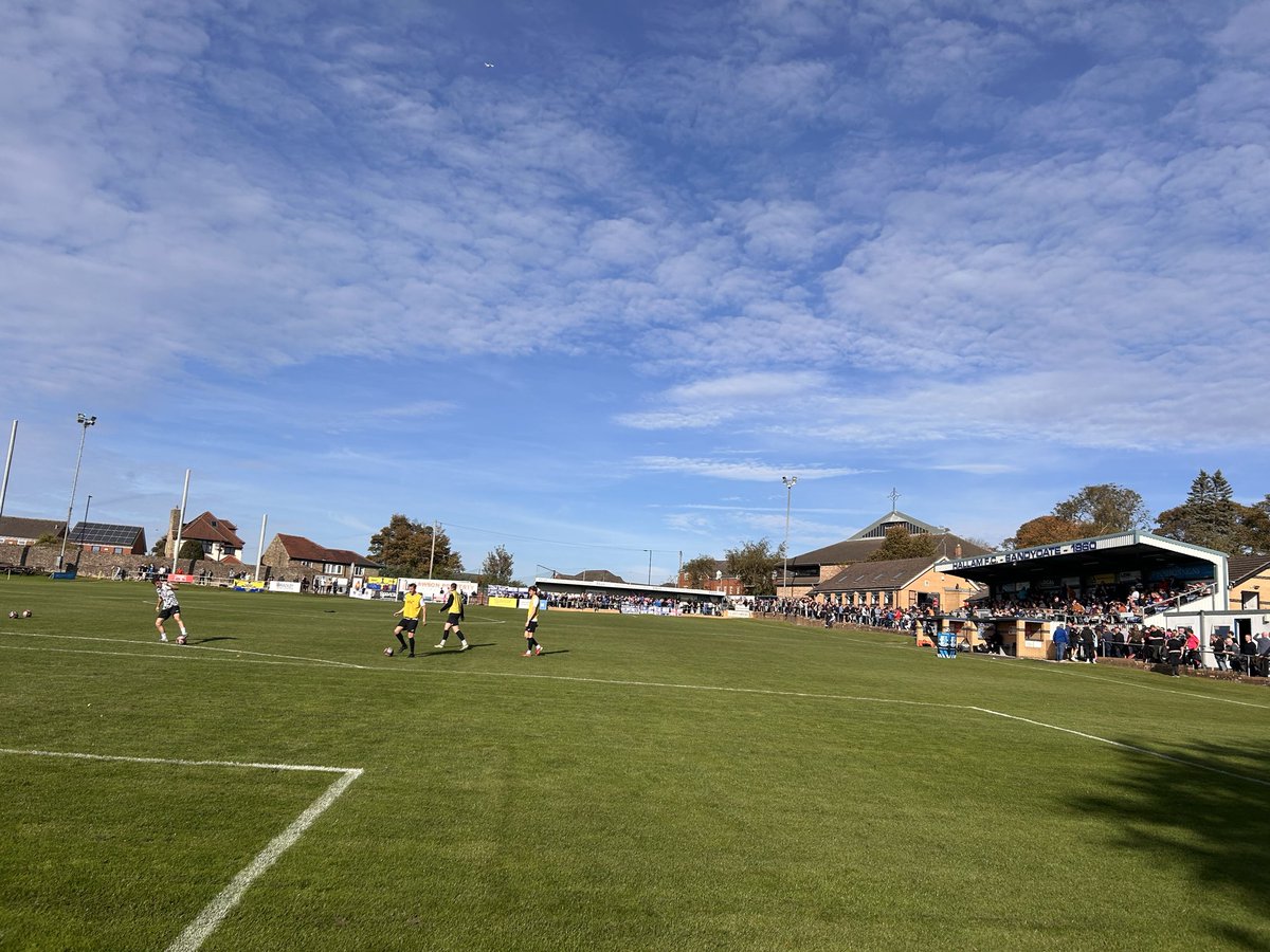 Cracking afternoon for non league football <a href="/HallamFC1860/">Hallam FC</a>