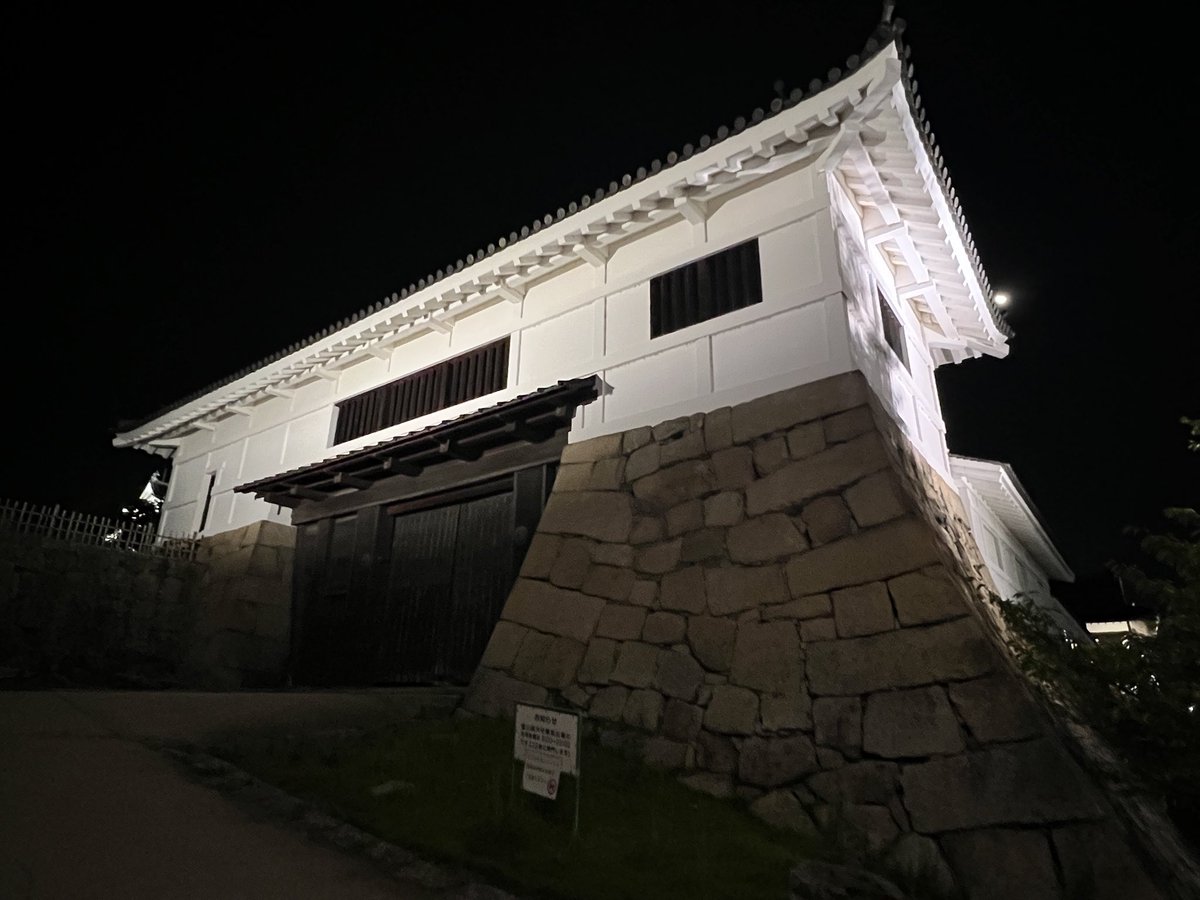 horypoter_gr's tweet image. 城🏯のライトアップがまさに圧巻で超ハンパない🤩👍‼️

#福山城ライトアップ
#福山城🏯
#福山市