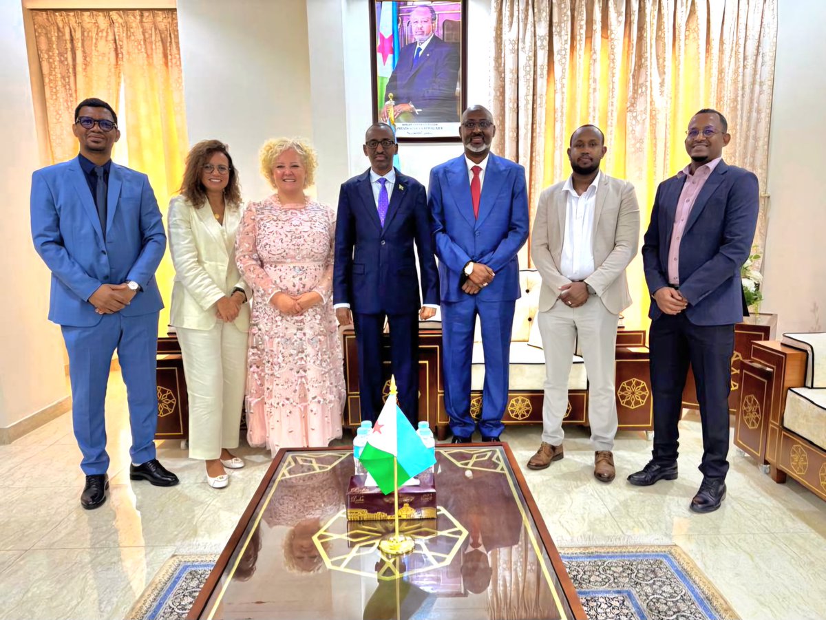 I would like to thank H.E. Dayib D. Robleh, Ambassador of Djibouti to Qatar, for the warm welcome
Your support for the visit to Qatar of H.E. Moustapha M. Mahamoud <a href="/moustapha_men/">Moustapha M. Mahamoud</a>, Minister of <a href="/MenfopDjibouti/">menfop</a> and <a href="/UNICEFDjibouti/">UNICEF Djibouti</a>, was greatly appreciated
<a href="/MAECIDJIBOUTI/">MAECI</a>
<a href="/UNICEFGulf/">UNICEF Gulf يونيسف الخليج</a>
