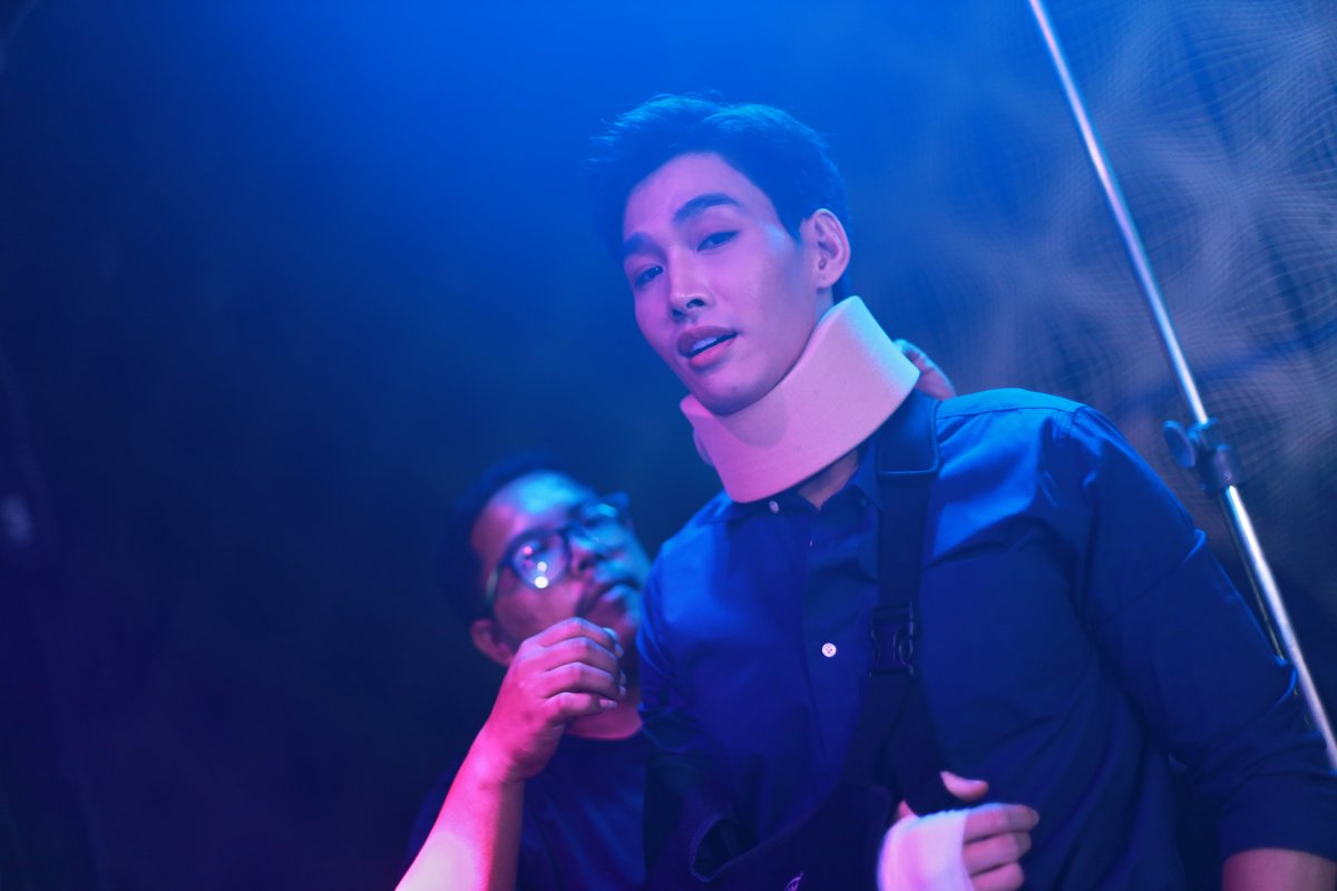tvthunderseries's tweet image. สนุกไหมคะ ตอนประชุมในห้องเขียนบทก็แอบเครียด กลัวสนุกอยู่ฝั่งเดียว เสียชื่อหมดเคลมไว้เยอะว่าเป็นซีรีส์ตลก5555555555555555 เอาจริงๆ ซีรีส์ตลกทำยากน้า มันดูง่าย แต่จริงๆ ยากมาก หลายๆ มุกและจังหวะก็ต้องยกเครดิตให้ผู้กำกับ ให้ทีมตัดต่อ รวมทั้งตัวนักแสดงเองที่ improvise…