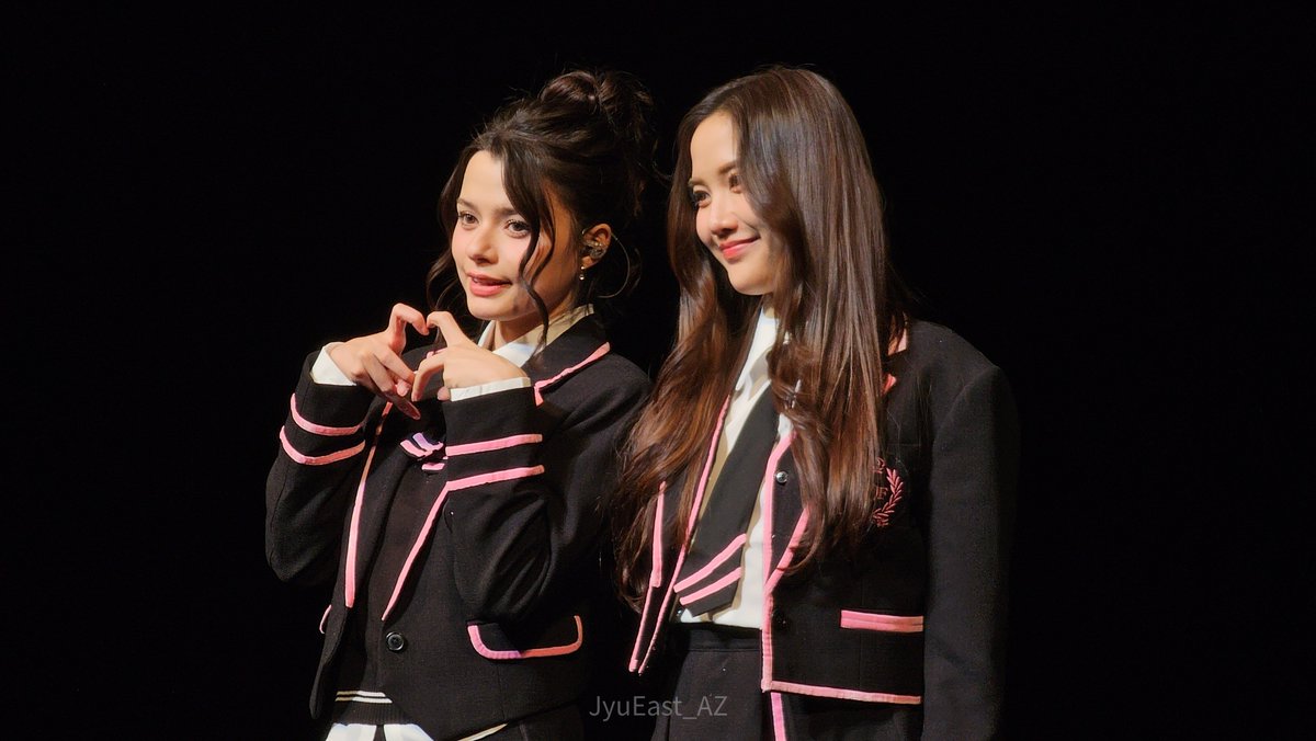 myhuyen2703_'s tweet image. scream ALL FOR OUR GIRLS!!!!

SAROCHA REBECCA HAPPY TIME
#FreenBeckyFMinOsaka
#ฟรีนเบค #FreenBecky
#srchafreen #beckysangels