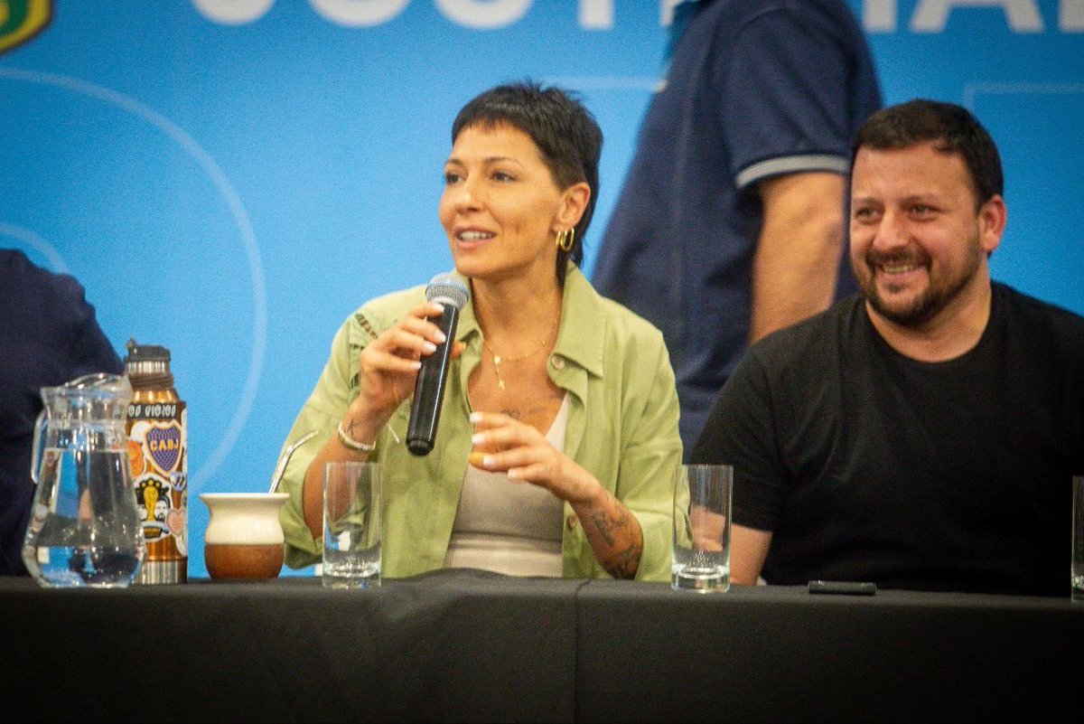 CARAVANA NACIONAL: LEALES DE CORAZÓN ❤️

Se realizó en el Partido Justicialista una reunión de organización para preparar la Caravana Nacional “Leales de Corazón” del próximo 17 de octubre.

Participaron autoridades del Partido y referentes políticos, sindicales y sociales y