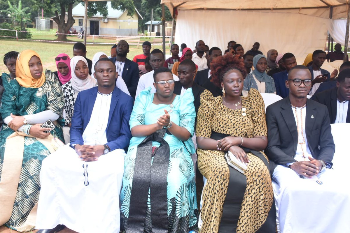 Ssentebe wa Nkobazambogo mu ggwanga Semujju Moses Mwanje n'olukiiko wamu n'obukulembeze bwa Nkobazambogo obw'ebendobendo lya Bulondo n'obukulembeze bwa Nkobazambogo IUIU mwebale nnyo nnyini enteekateeka y'okukyala kwa Kamalabyonna etambula bulungi nnyo nnyini ddala. <a href="/cpmayiga/">Charles Peter Mayiga</a>🙏🏿📌