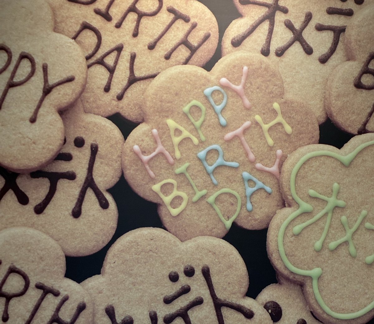 誕生日でも何の記念日でもないけど
思い付きでケーキ屋さんに行ってみた〜

ケーキって幸せだ〜(๑˃̵ᴗ˂̵)

買ったケーキは写真撮ってない♪