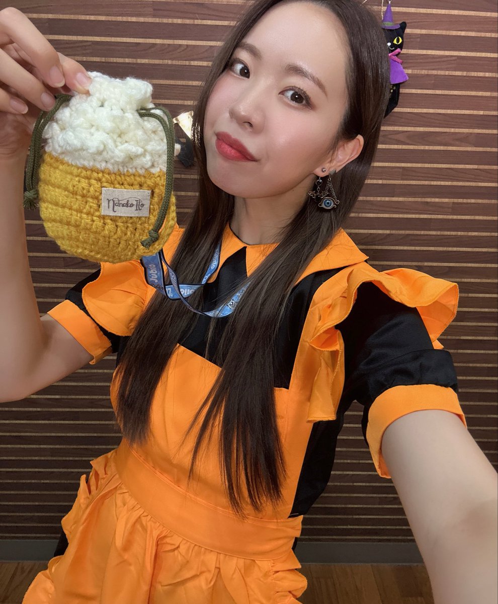 sevenana0215's tweet image. 新作のビール巾着🍺も
喜んでもらえて嬉しいー！
また時々物販に出しますね！

ストラップをつけても👍
今日の私は #ジュビロ磐田 ストラップ🩵