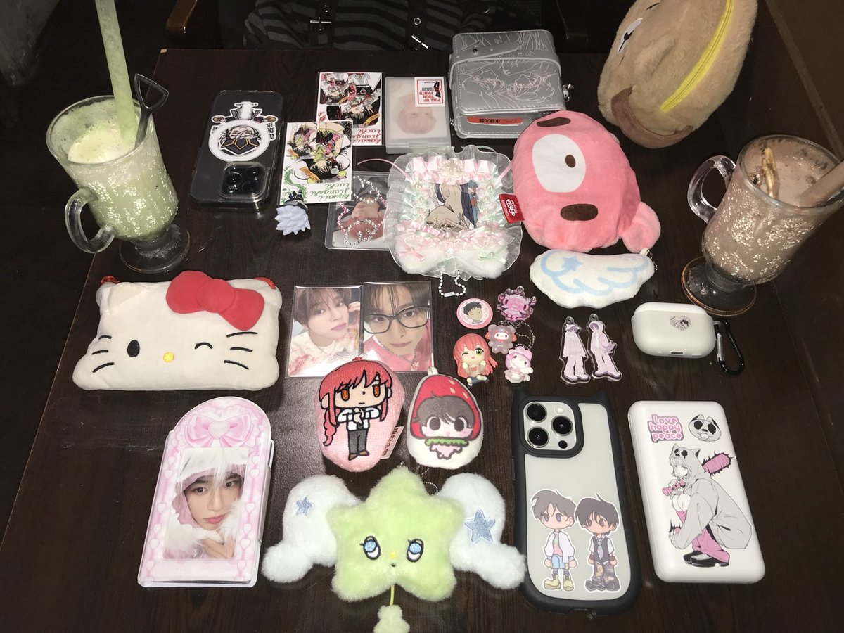 𝒄𝒐𝒄𝒐 (@roxszn_) on Twitter photo 