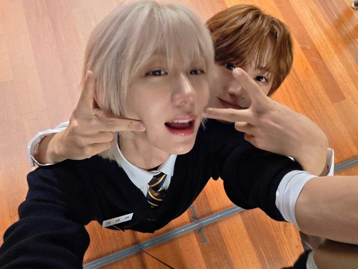 🫧💌 from 박원빈 🐧 ㅡ 251011 11:23 KST

🐧: wanna see the picture i took with semin?
🐧: i took it in the practice room