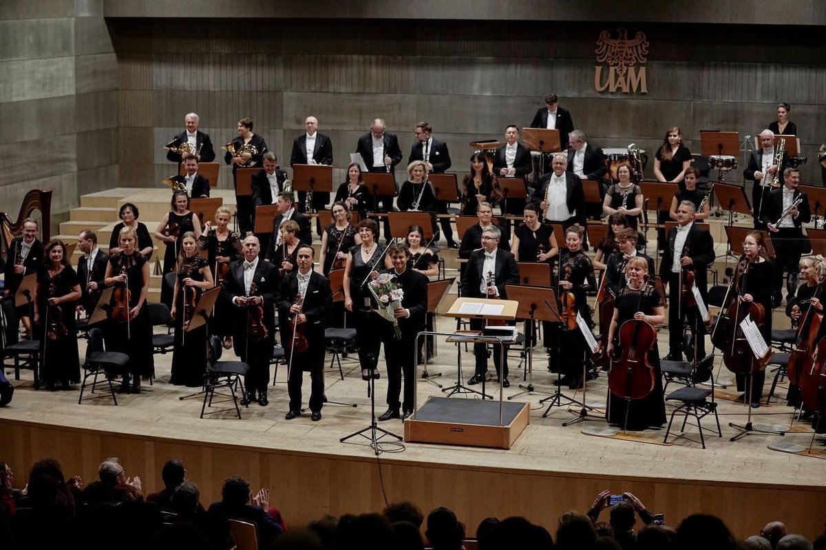 Fantástica semana en Kalisz (Polonia) y espectacular concierto ayer junto a la orquesta Filharmonia Kaliska. Imágenes de un concierto cargado de energía y emociones con un extraordinario repertorio.